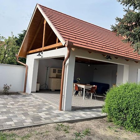 Galéria Vendégház Mezőkövesd Exterior foto