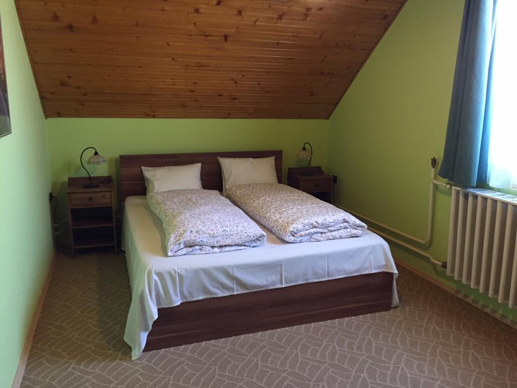 Galéria Vendégház Mezőkövesd Habitación foto
