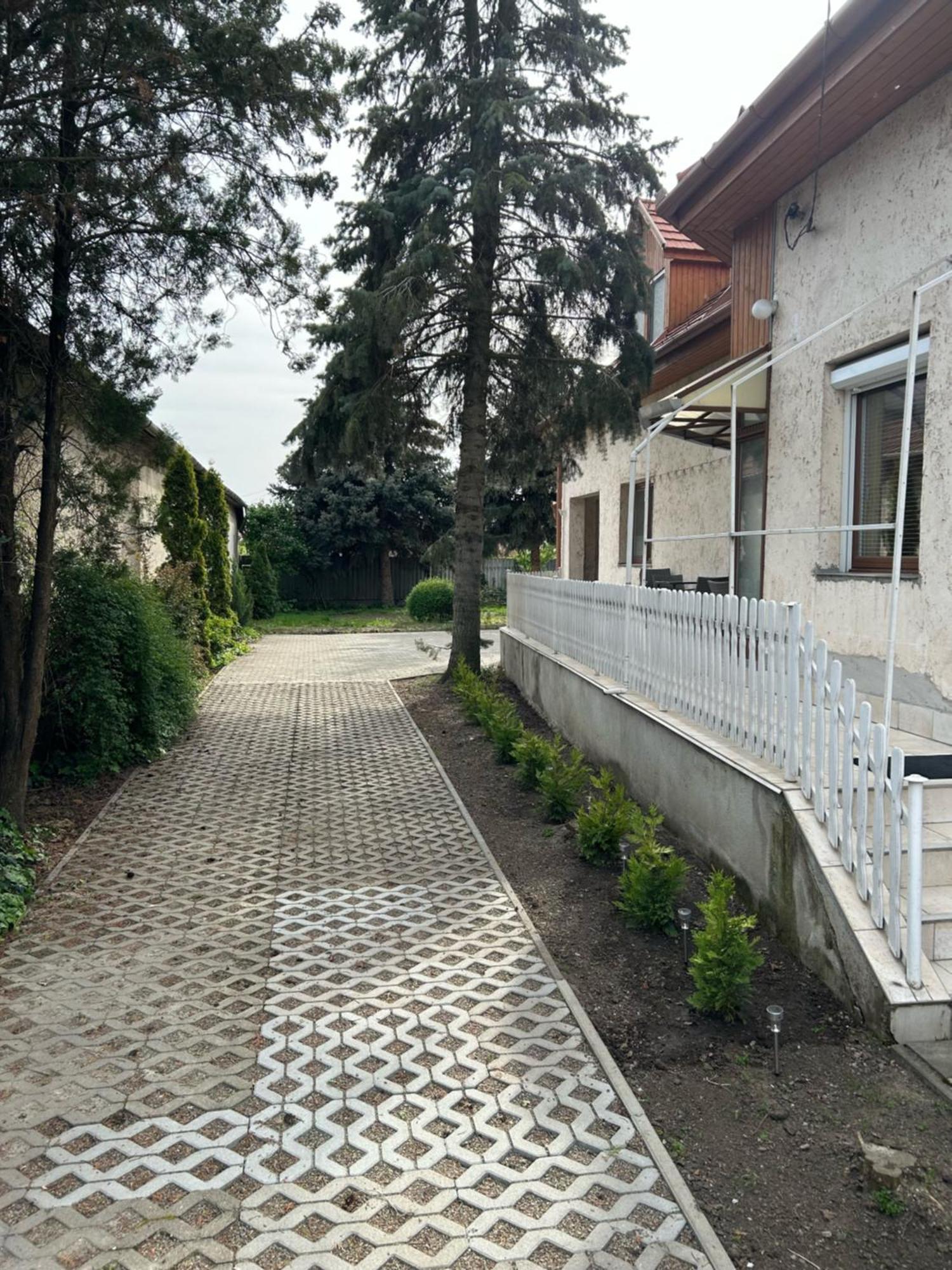 Galéria Vendégház Mezőkövesd Exterior foto